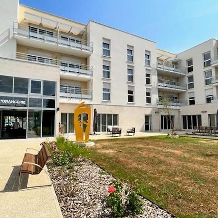Aparthotel Domitys L'Orangerie Sens Esterno foto
