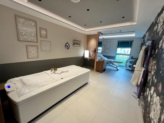 Aparthotel Domitys L'Orangerie Sens Esterno foto