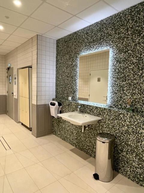 Aparthotel Domitys L'Orangerie Sens Esterno foto